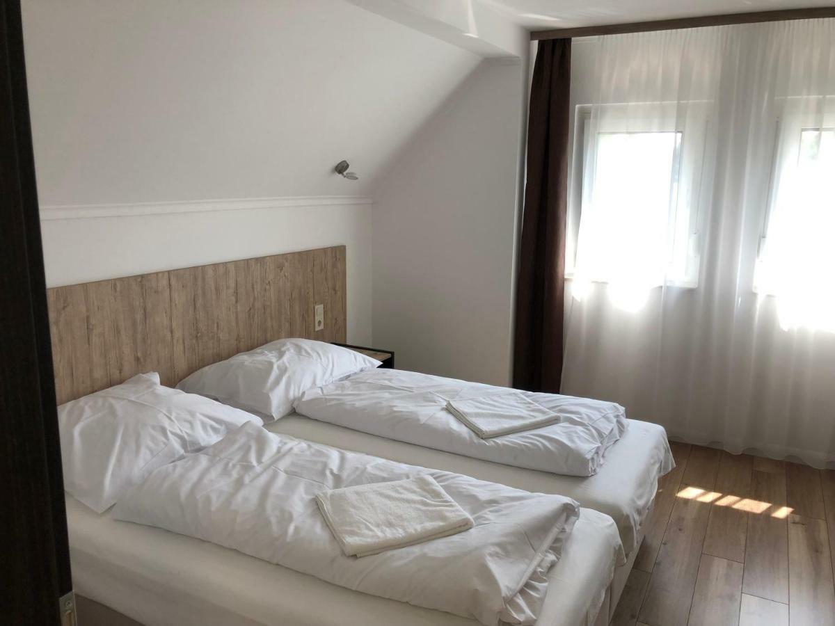 Duna Vendeghaz Hotel Fadd-Dombori Ngoại thất bức ảnh